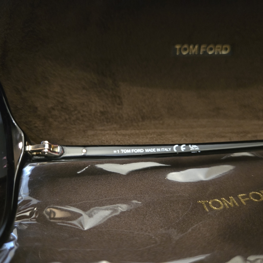 Tom Ford Black Sunglasses - Picture 7 of 8